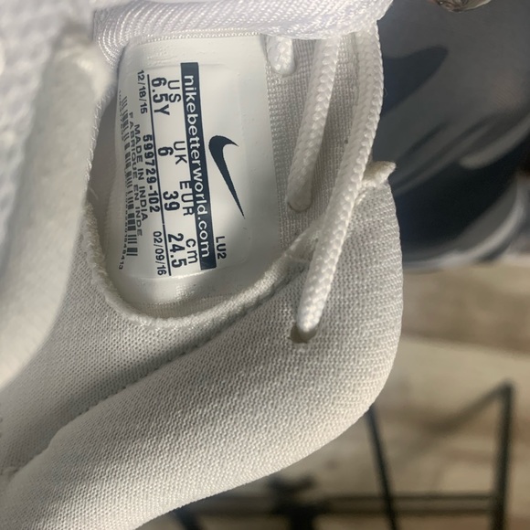 Nike sneakers - Picture 4 of 6